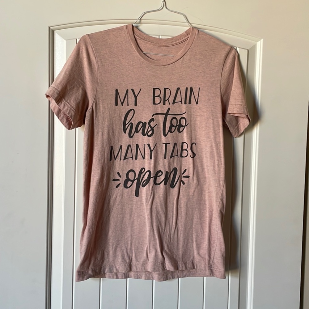 Heathered light pink graphic tee